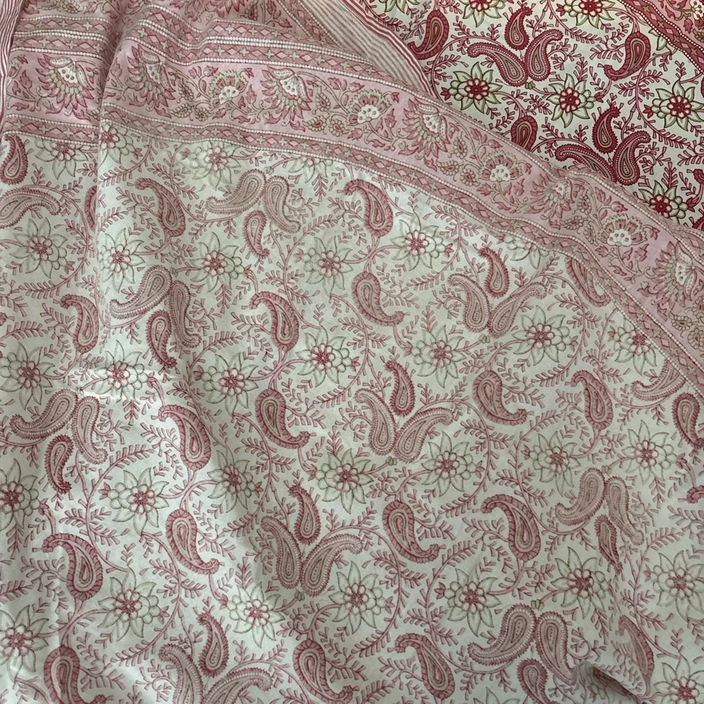 Williams Sonoma Outlet Pink White Paisley Tablecloth 70
